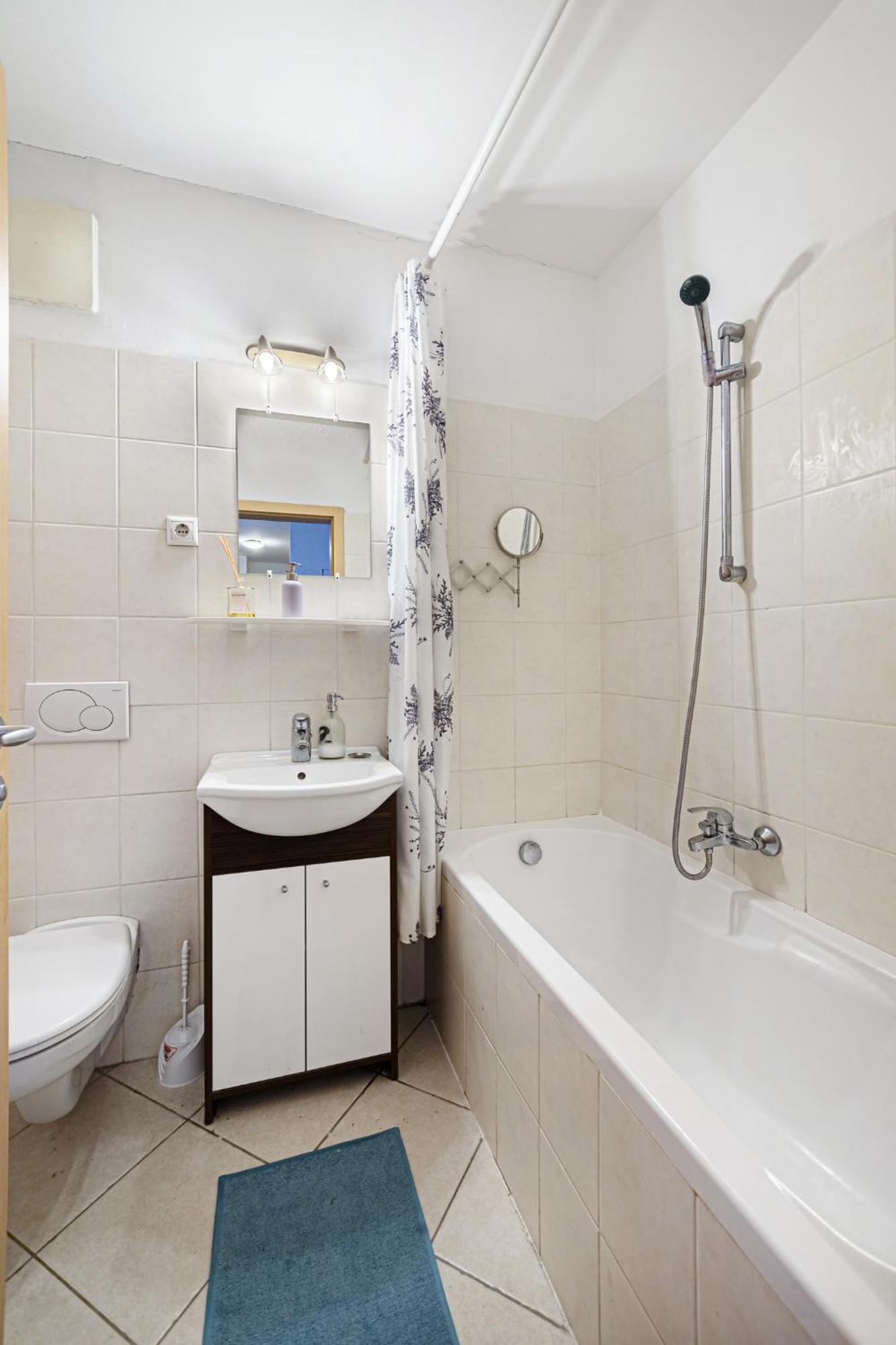 Modern New 2 Bedrooms 8th Floor Apartment Budapest